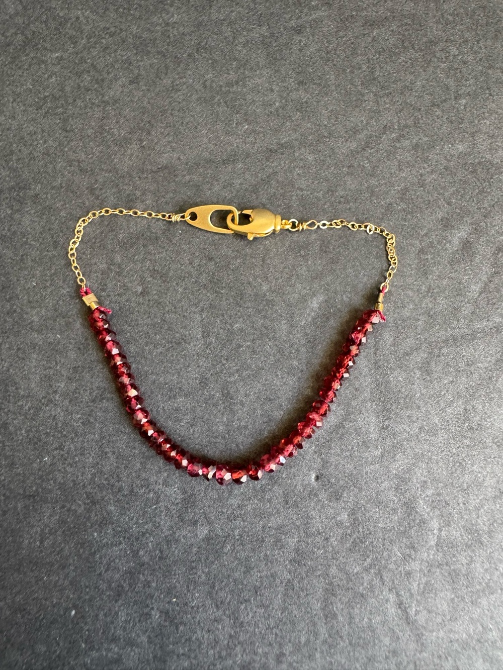 Garnet Red Beaded Bracelet Dainty Gold Tone Chain Maroon Bead 8.25" - Picture 5 of 9